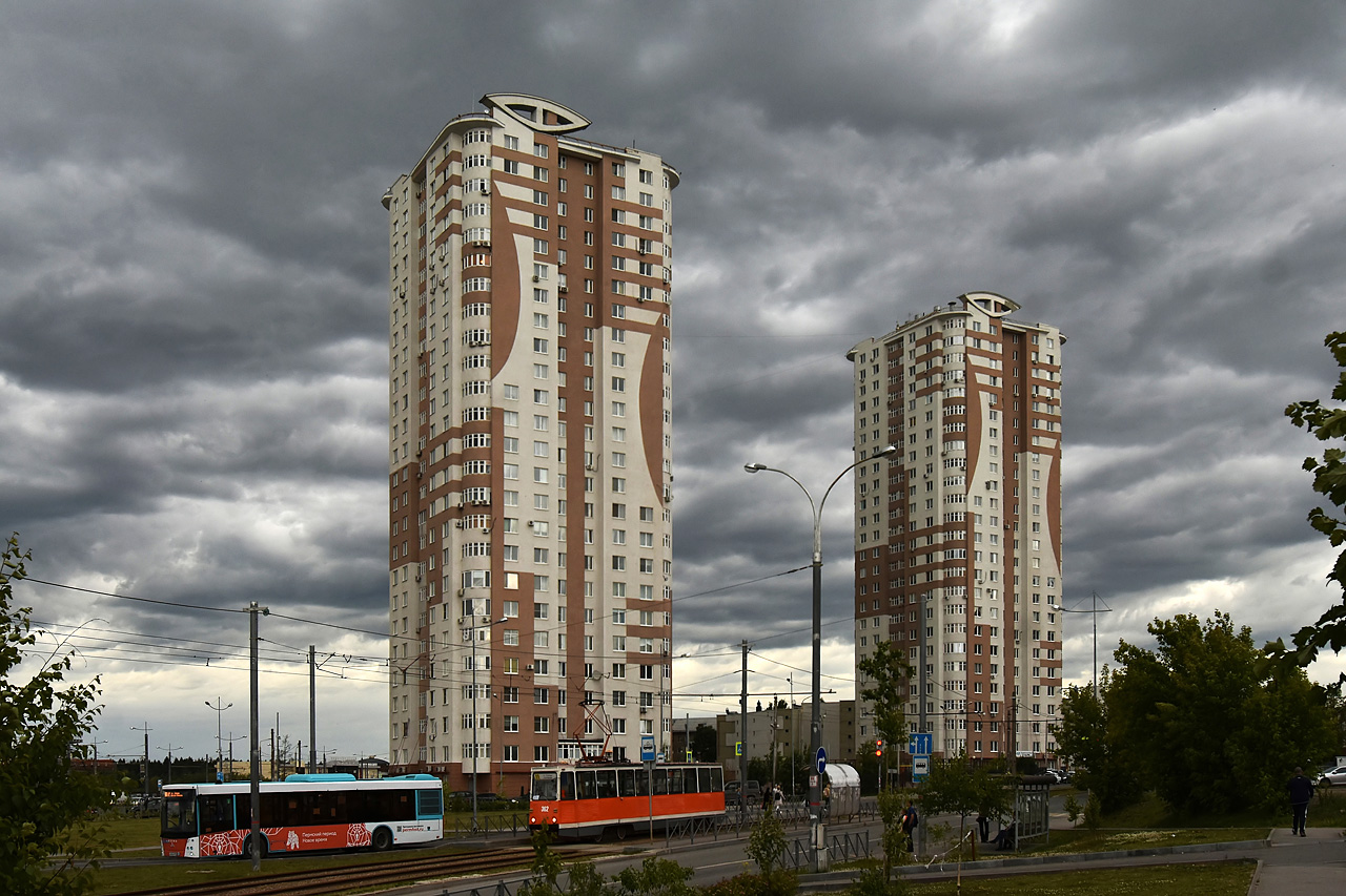 Пермь, Шоссе Космонавтов, 217; Улица Мира, 136