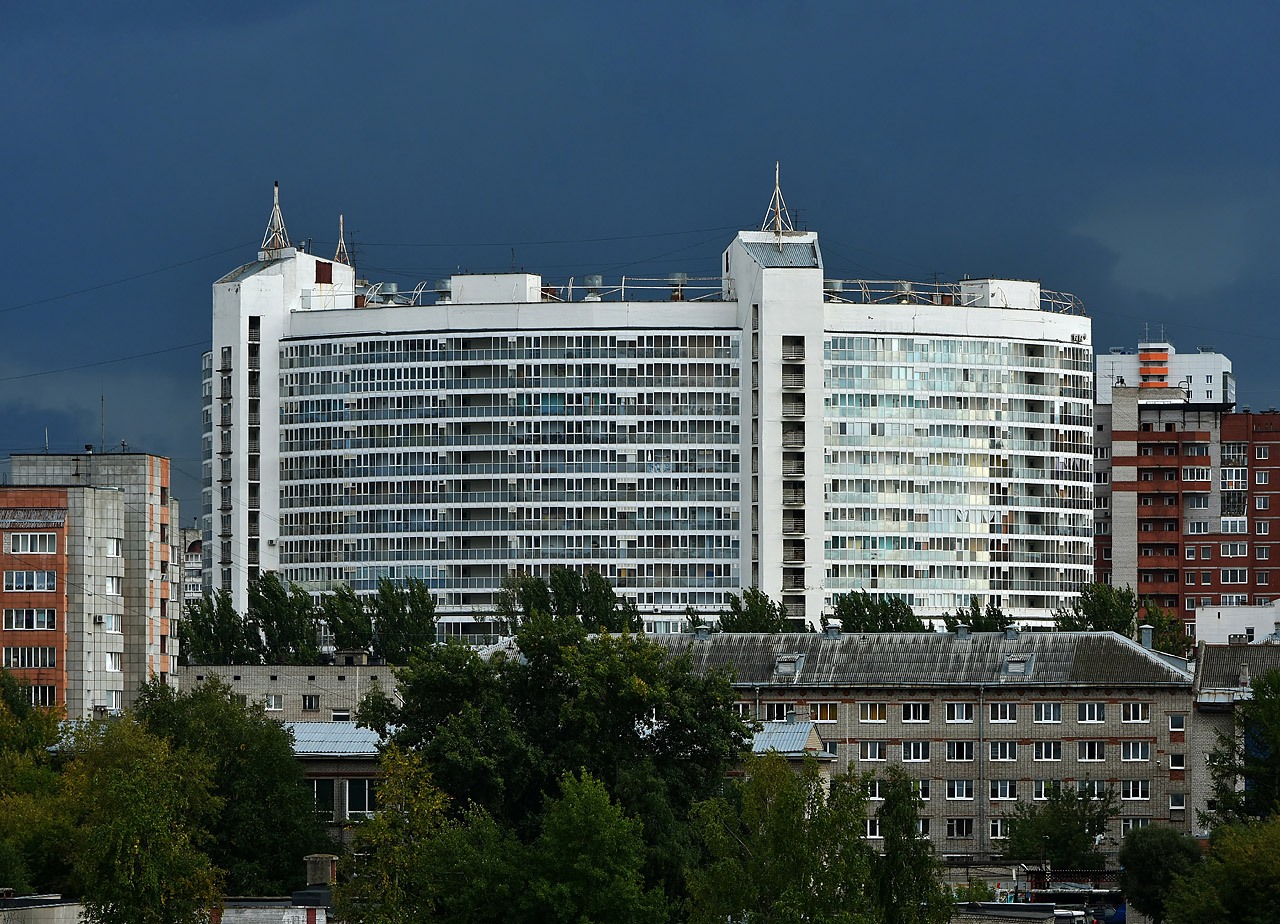 Пермь, Улица Мира, 11; Улица Мира, 28