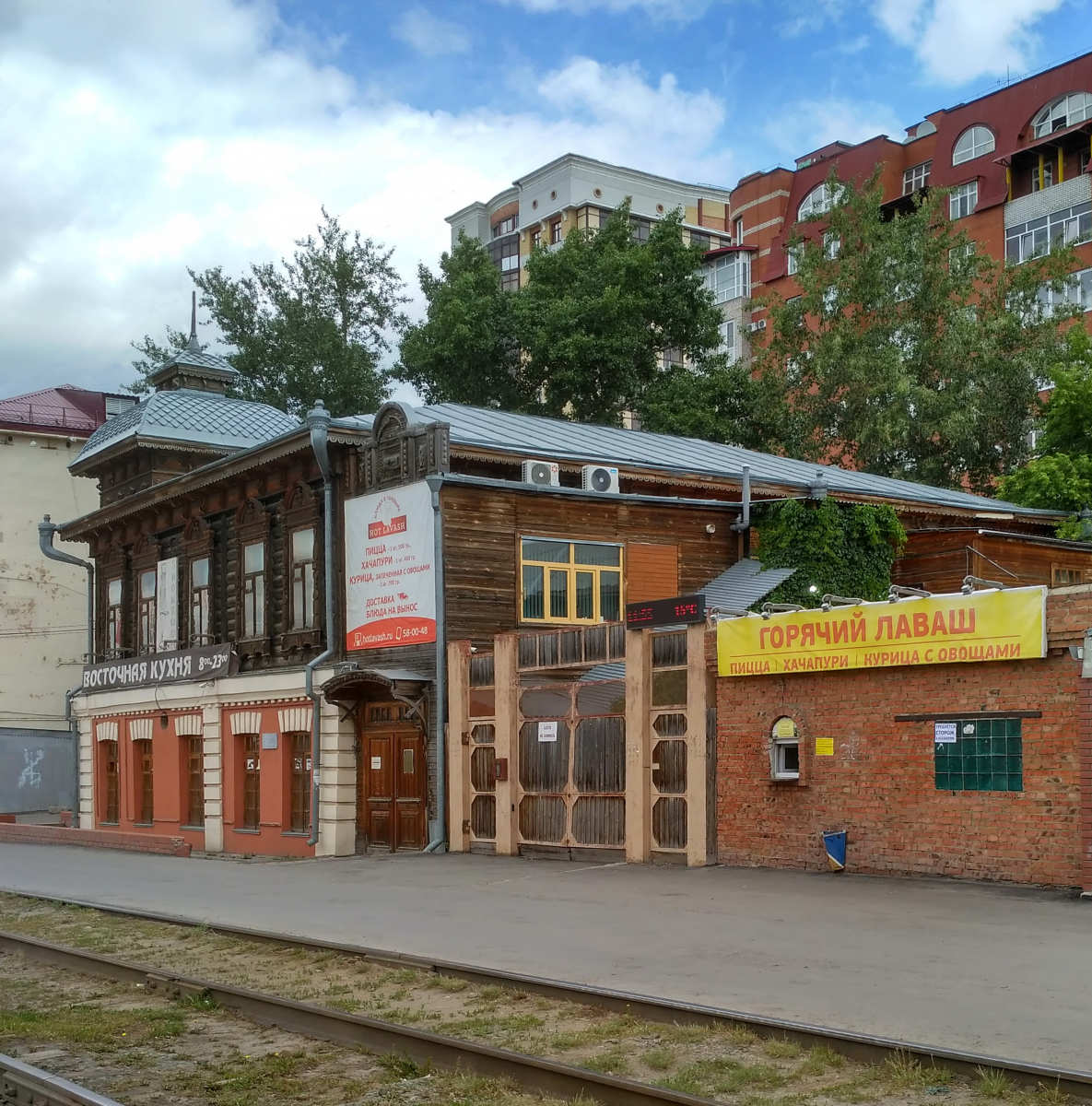 Омск, Улица Маршала Жукова, 95 / Съездовская улица, 48