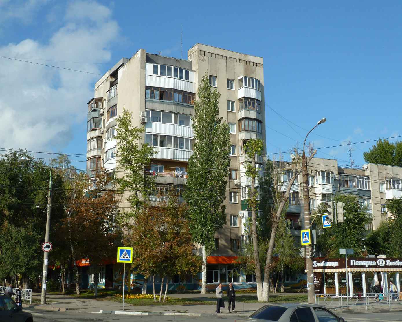 Samara, Революционная улица, 162 / Аэродромная улица, 16А