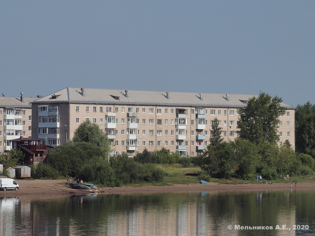 Уральский, Набережная улица, 24