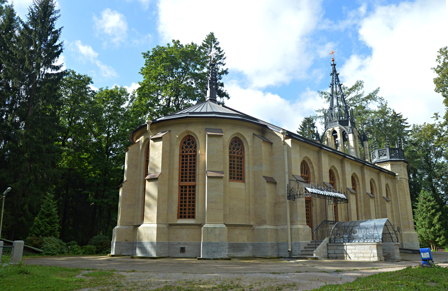 Паргалава, Шуваловский парк, 41