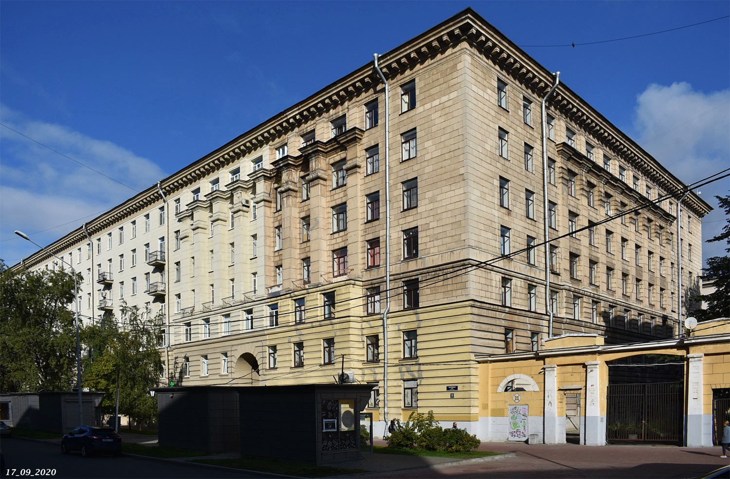 Санкт-Петербург, Бассейная улица, 12; Бассейная улица, 14