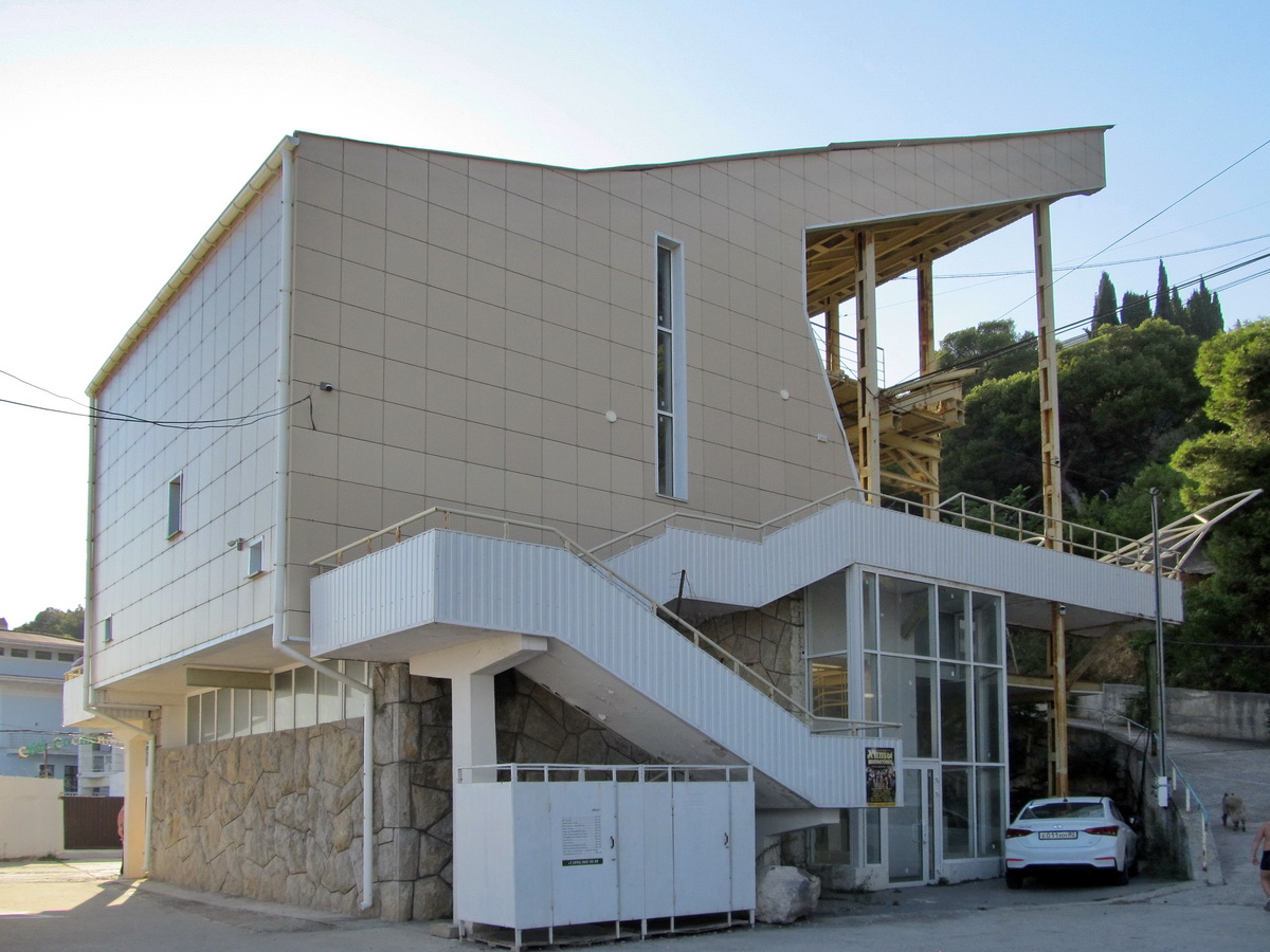 Ялта, пгт Гаспра, Алупкинское шоссе, 19А