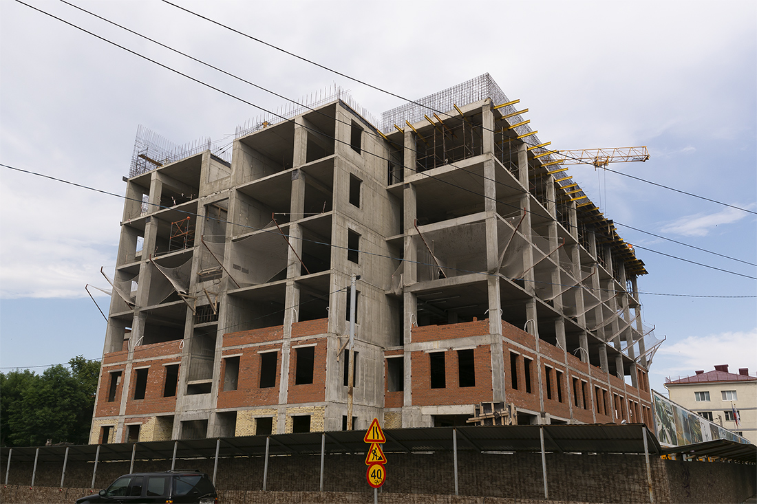 Уфа, Улица Заки Валиди, 41 / Улица Гоголя, 18