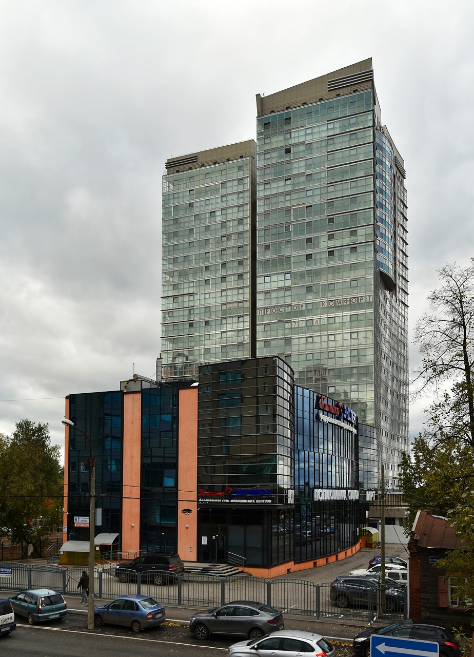 Пермь, Монастырская улица, 42А; Улица Окулова, 18