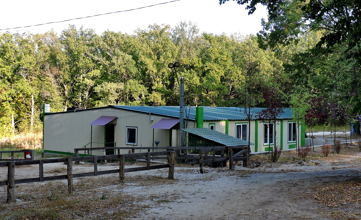 Дергачёвский район, прочие н.п., пос. Лесное, Киевское шоссе, 12 Дергачёвский район, прочие н.п., пос. Лесное, Киевское шоссе, 12