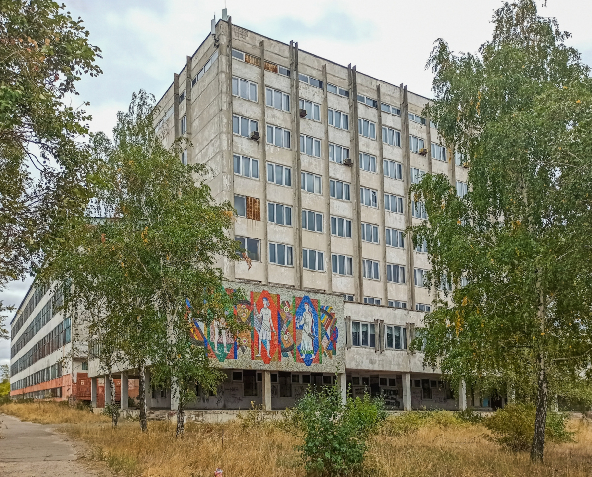 Рубіжне, Улица Мира, 40. Монументальное искусство (мозаики, росписи, барельефы, сграфито)