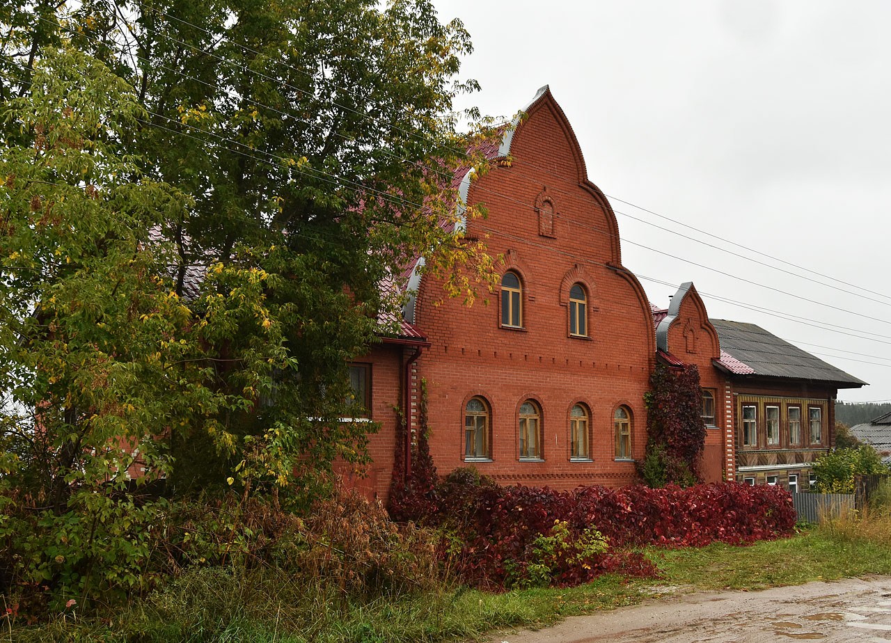 Полазна, Улица Лежгиха, 7; Улица Лежгиха, 9