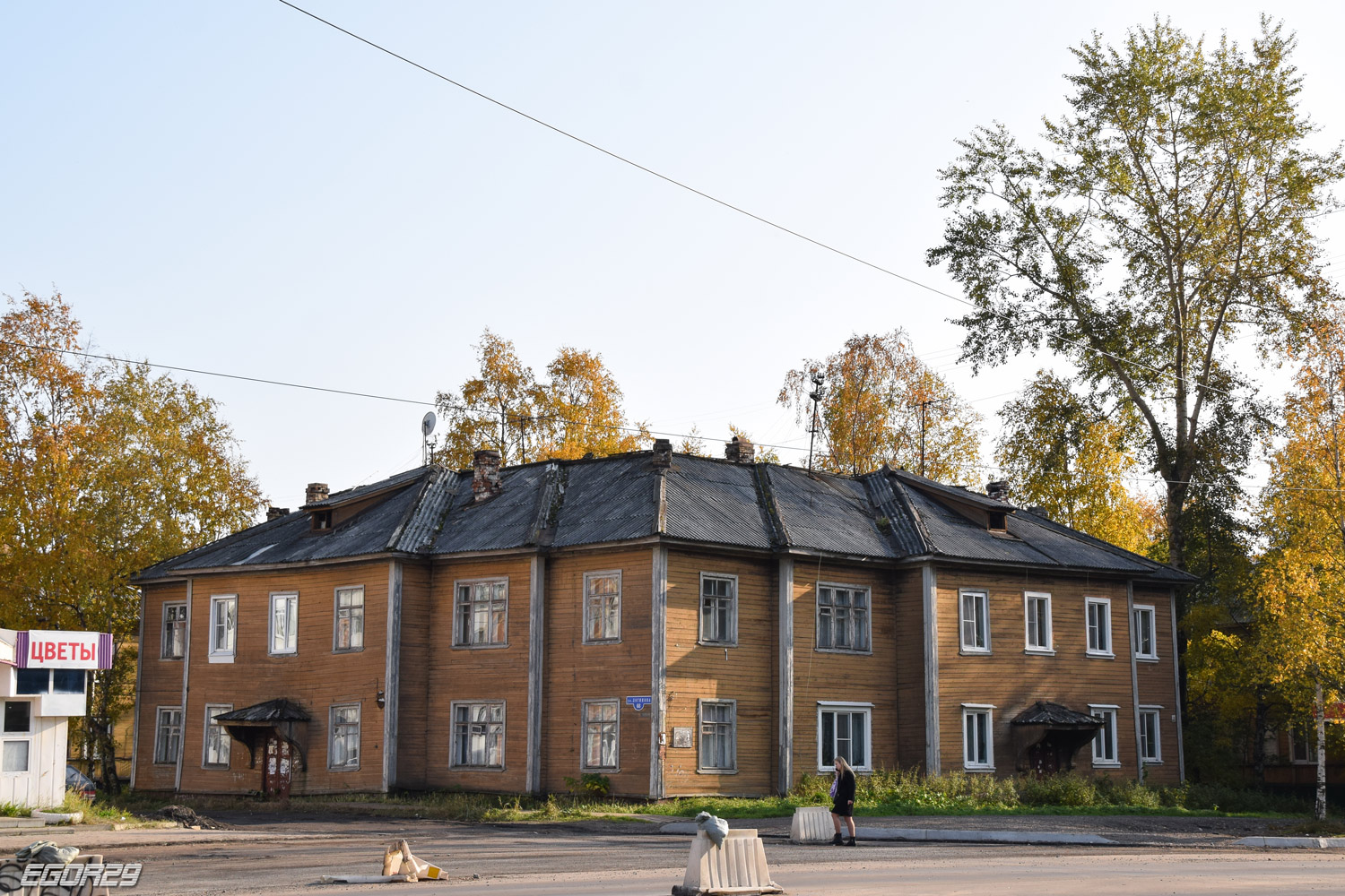 Архангельськ, Улица Логинова, 68 / Проспект Обводный Канал, 58 корп. 4
