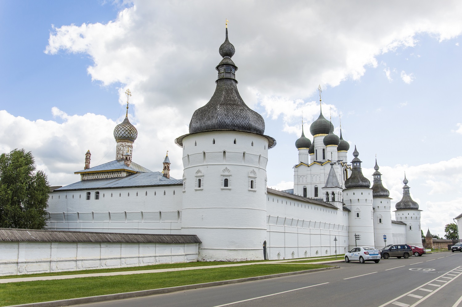 Ростов, Кремль, Одигитриевская башня; Кремль, церковь Иоанна Богослова; Кремль, Юго-западная башня