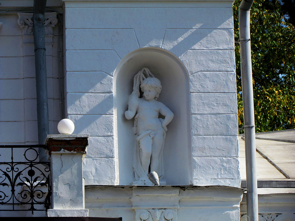 Тростянец, Улица Мира, 18