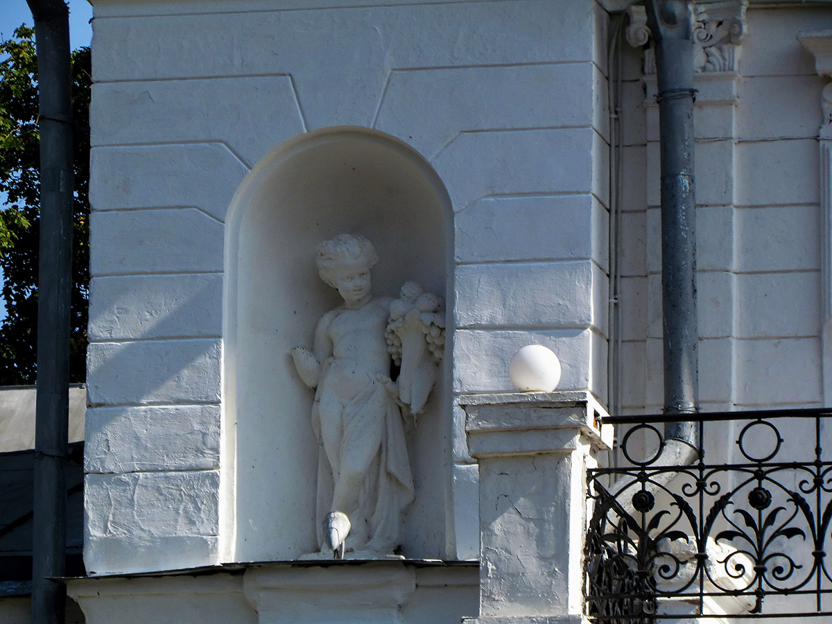 Тростянец, Улица Мира, 18