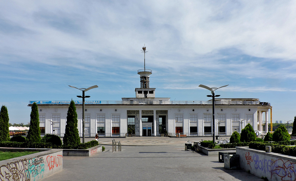 Киев, Почтовая площадь, 3