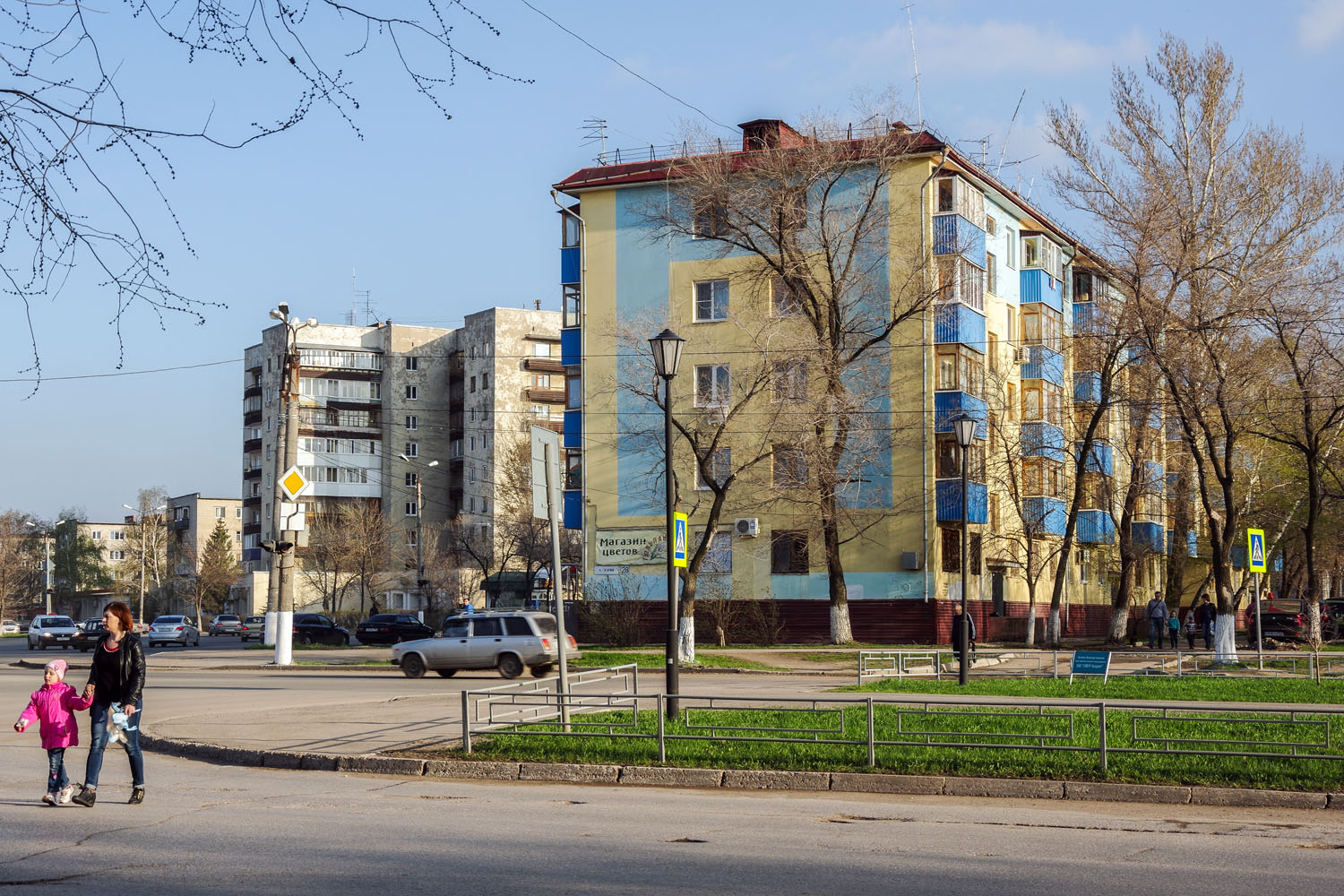 Новокуйбышевск, Улица Гагарина, 28 / Улица Калинина, 1А