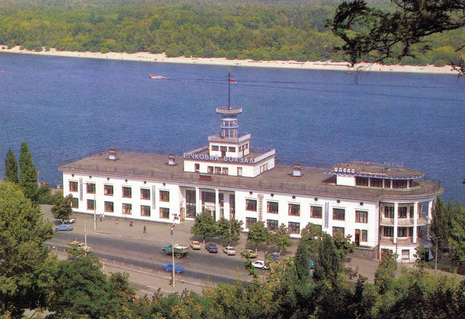 Киев, Почтовая площадь, 3