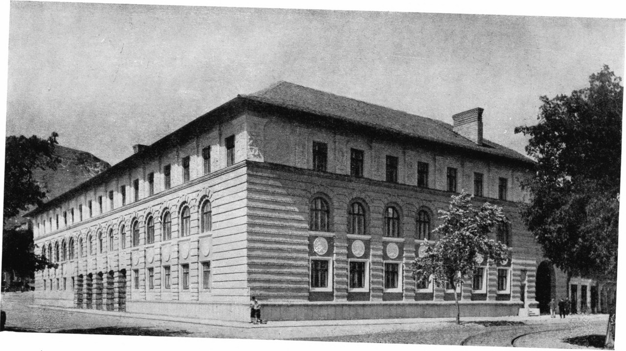 Киев, Кирилловская улица, 9/3