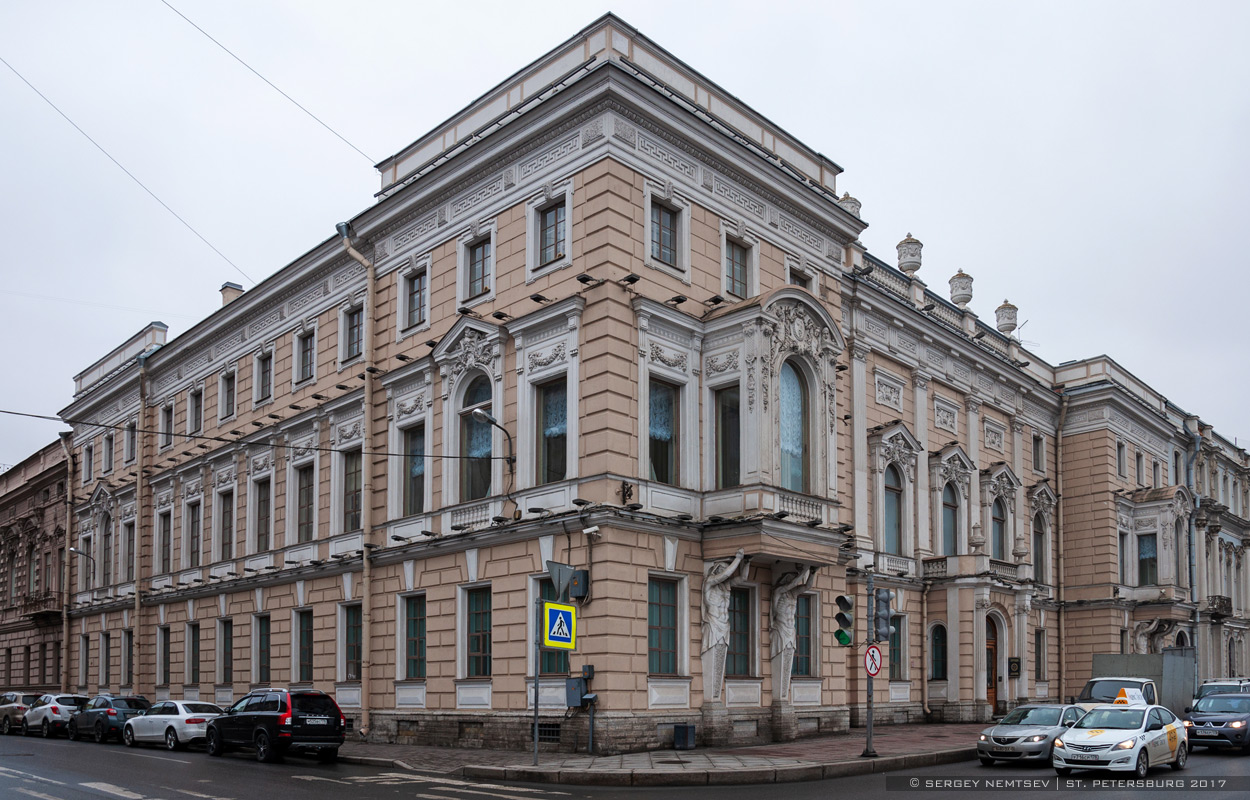 Санкт-Петербург, Миллионная улица, 7 / Мраморный переулок, 1 / Дворцовая набережная, 8
