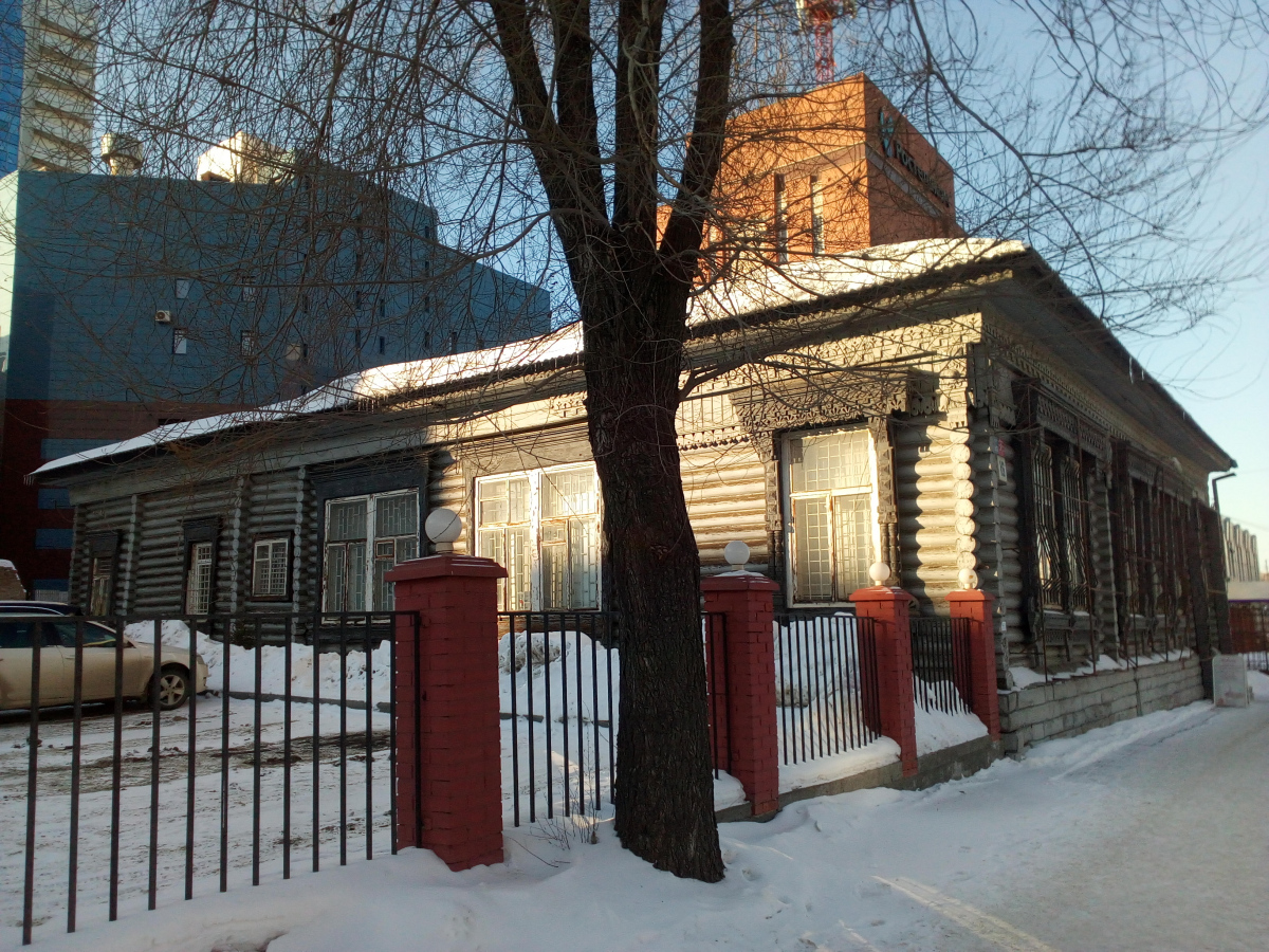 Челябинск, Улица Цвиллинга, 16