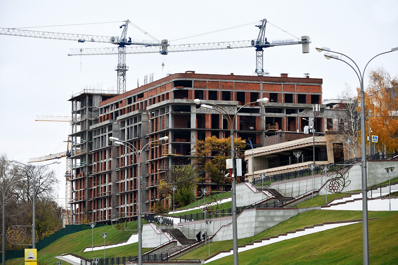 Ижевск, Улица Максима Горького, 147; Милиционная улица, 30