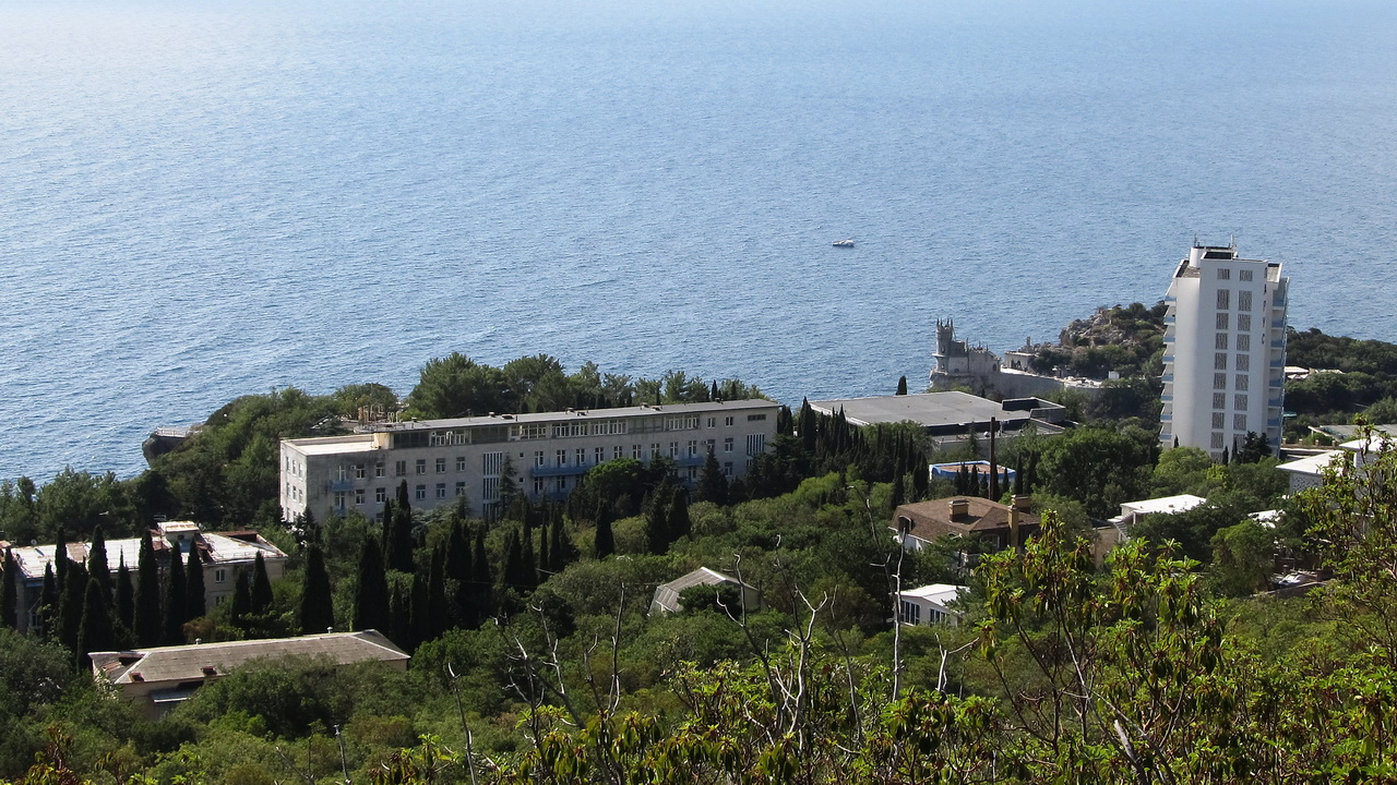 Ялта, пгт Гаспра, Алупкинское шоссе, 4; Алупкинское шоссе, 4