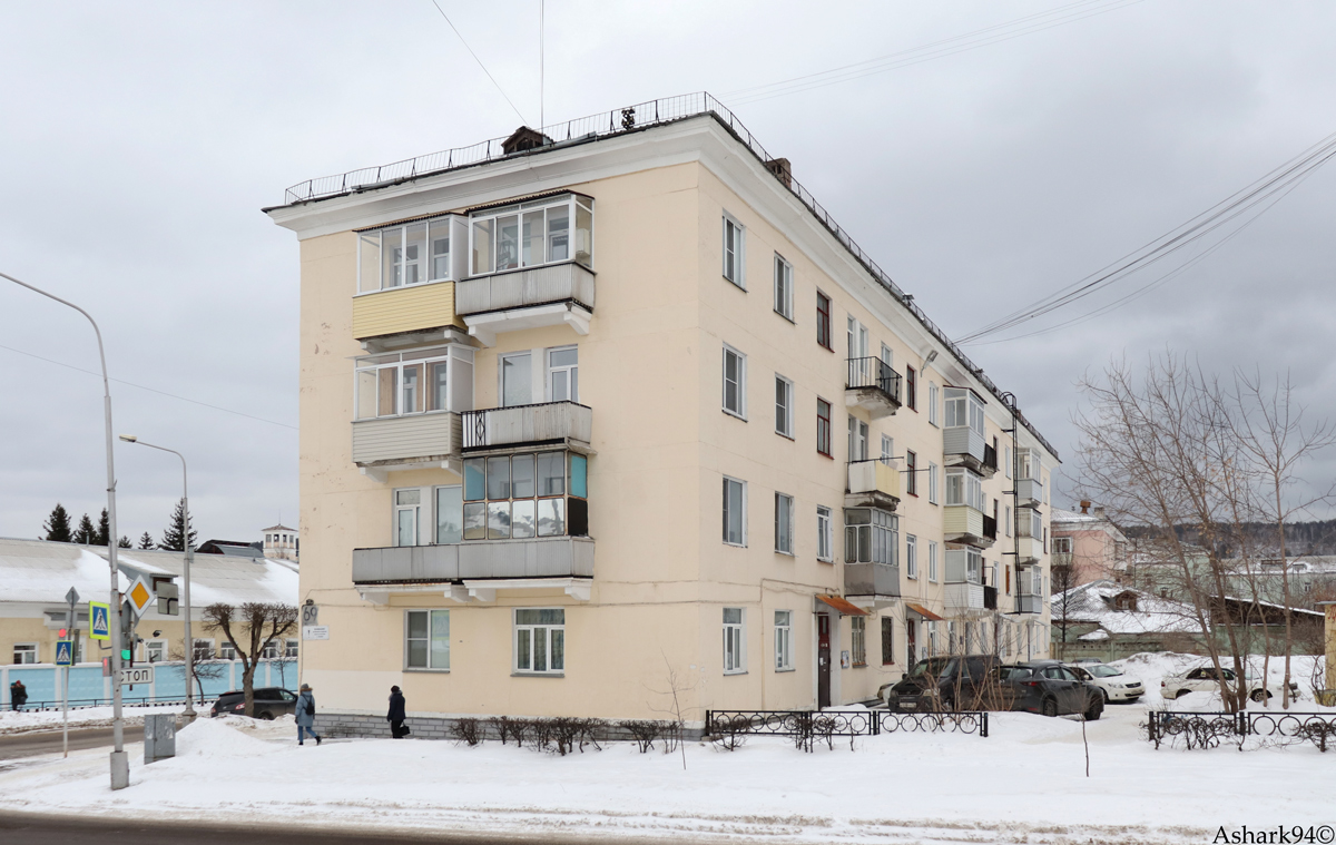 Железногорск, Улица Решетнёва, 1 / Школьная улица, 69