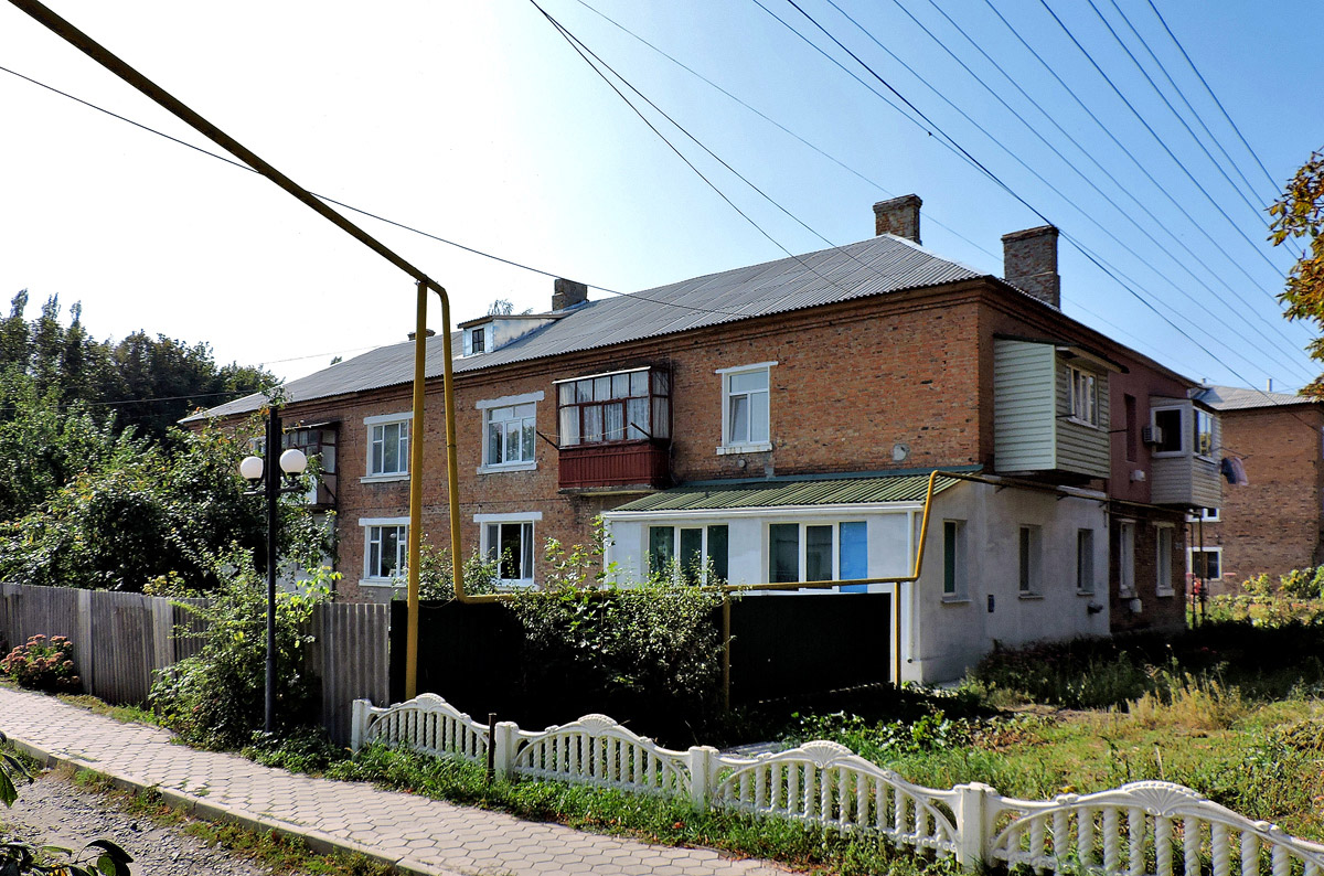 Тростянец, Улица Мира, 13
