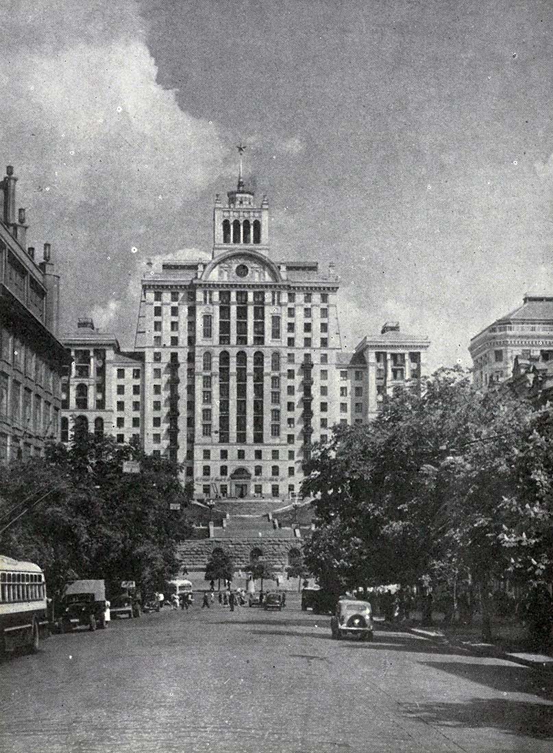 Kyiv, Улица Крещатик, 25