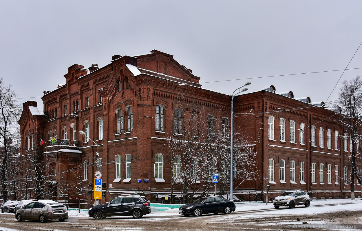 Perm, петропавловская улица, 23 / Улица 25 Октября, 10