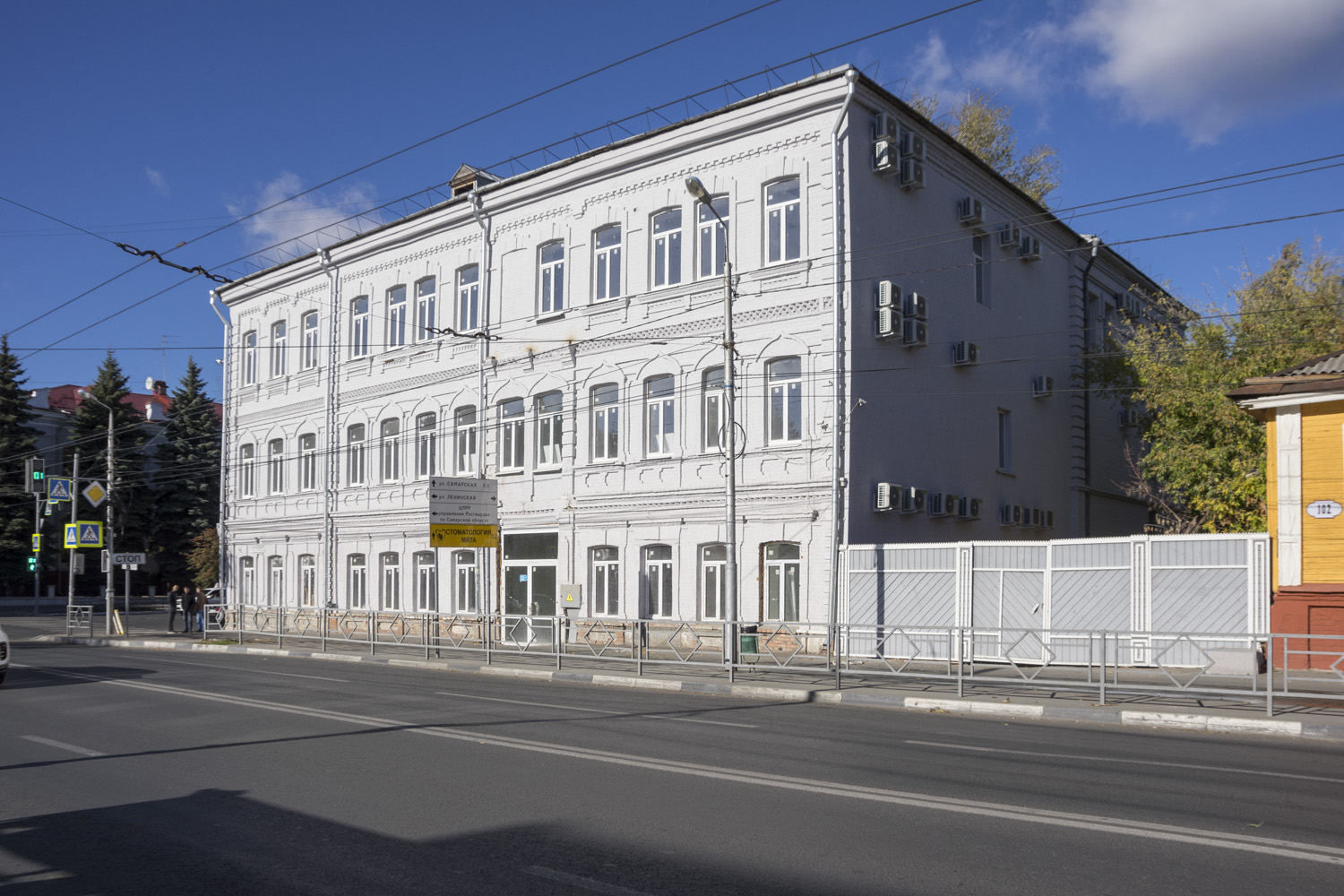 Самара, Улица Льва Толстого, 96 / Ленинская улица, 77