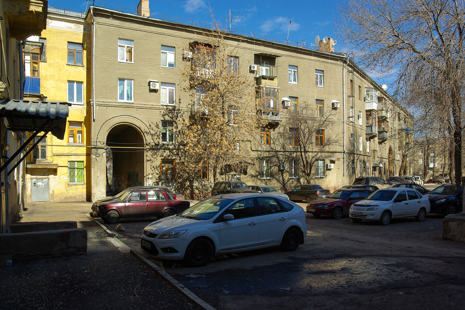 Novokuybyshevsk, Улица Кутузова, 20/24