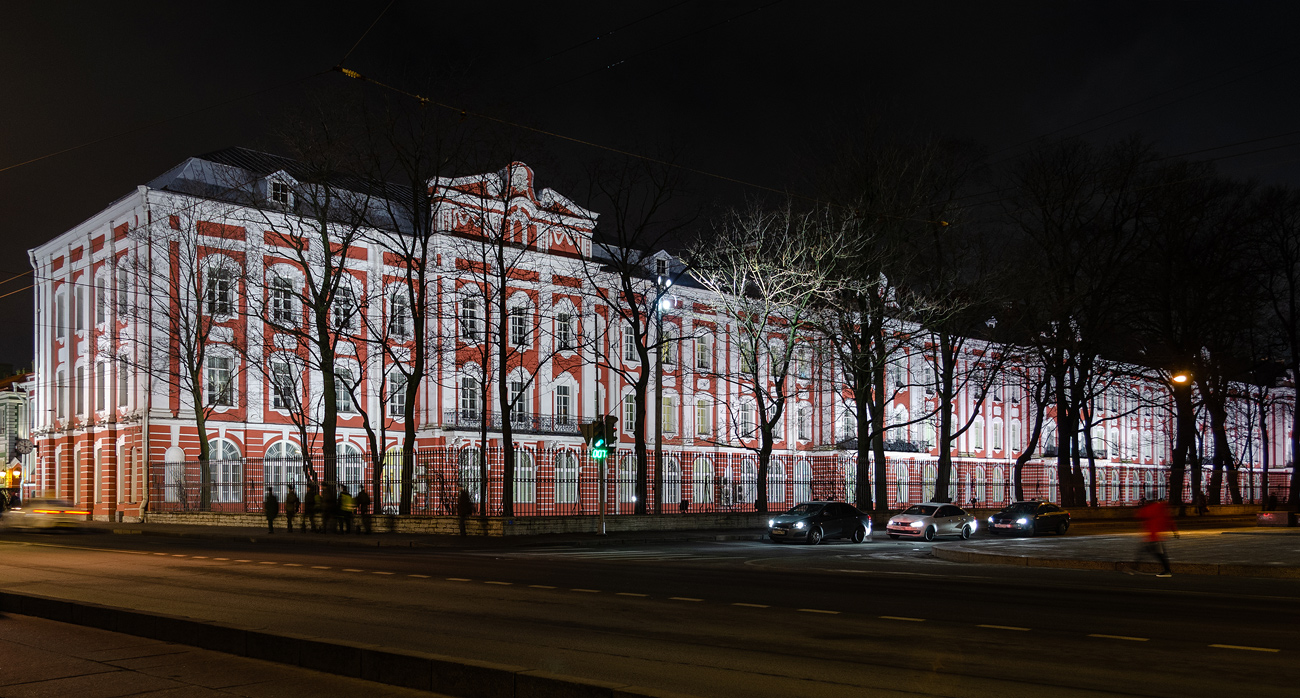 Peterburi, Менделеевская линия, 2