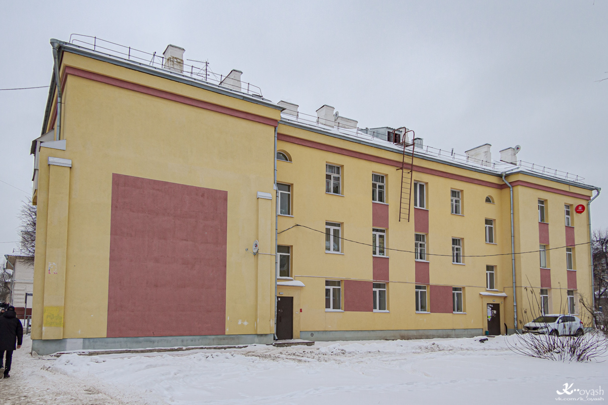 Kaasan, Улица Чапаева, 12 / Улица Максимова, 42