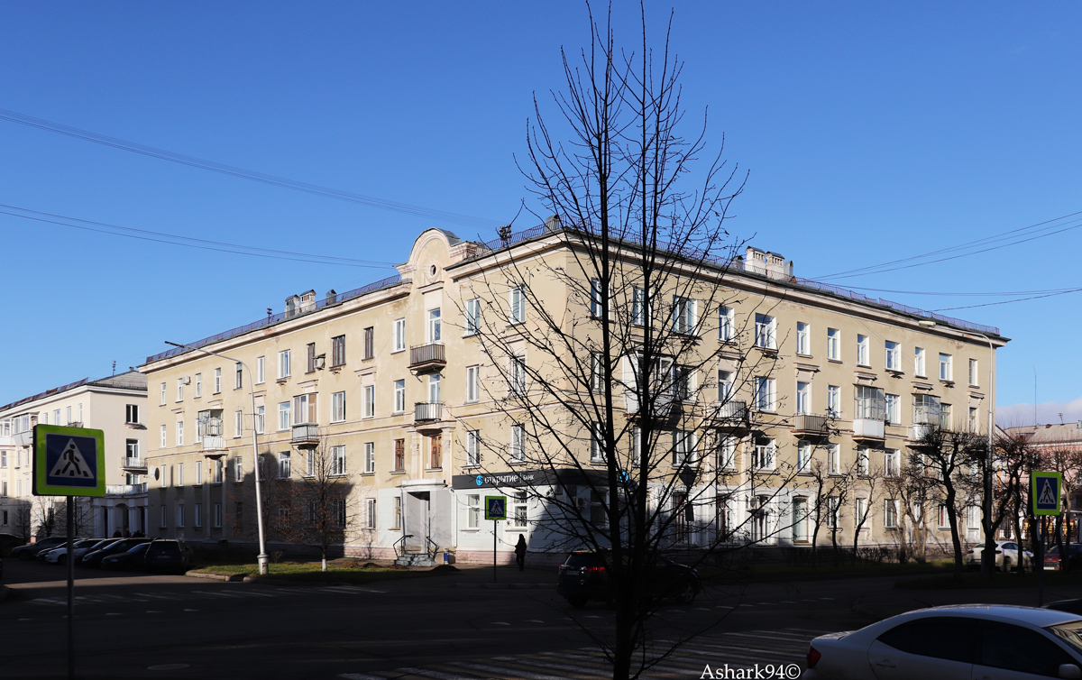 Железногорск, Улица XXII Партсъезда, 8 / школьная улица, 40