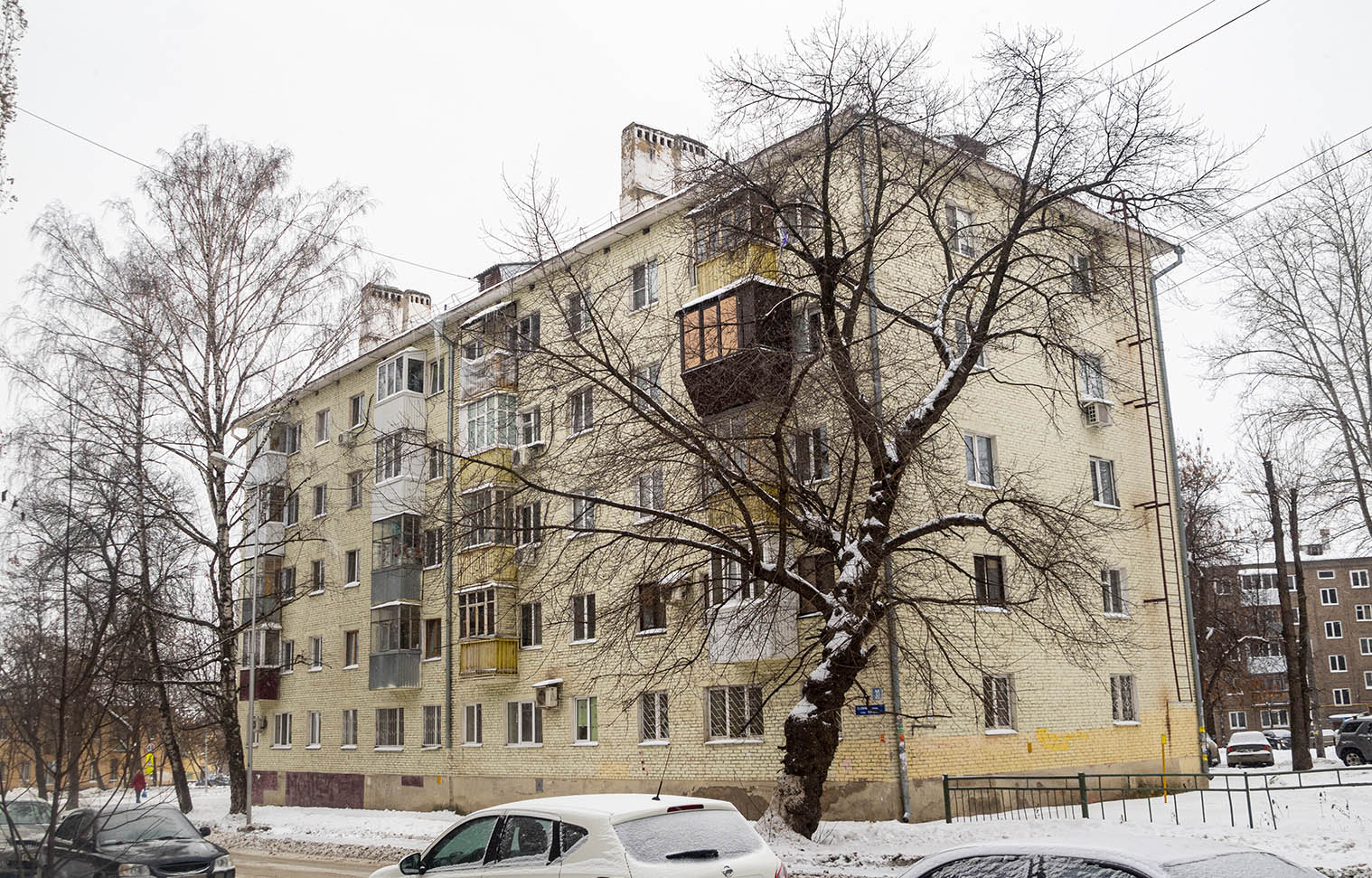 Уфа, Улица Калинина, 30 / Улица Гончарова, 23