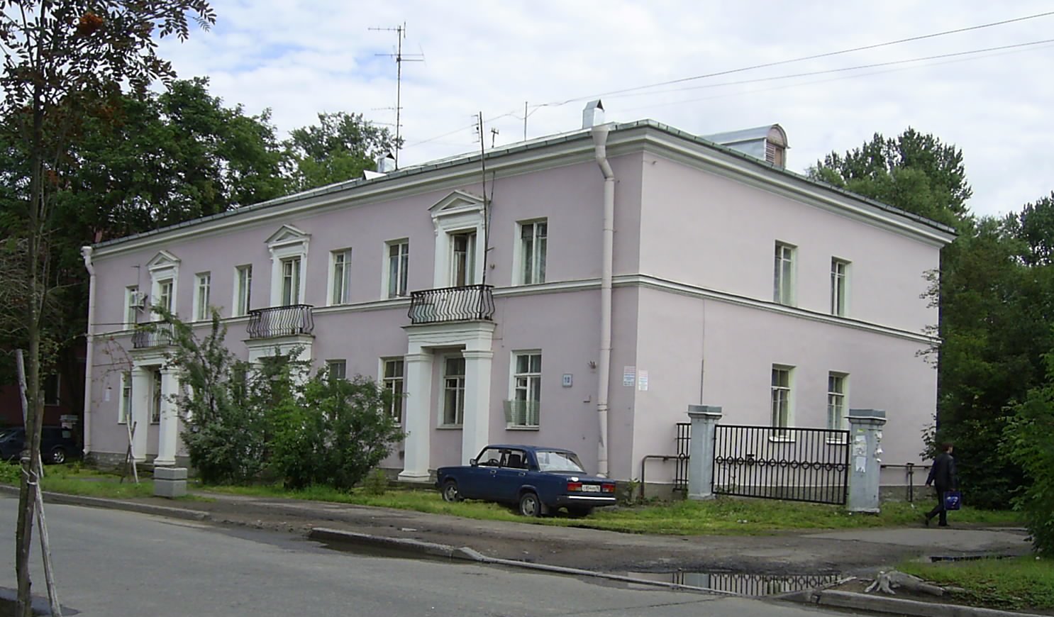Санкт-Петербург, Улица Гладкова, 10