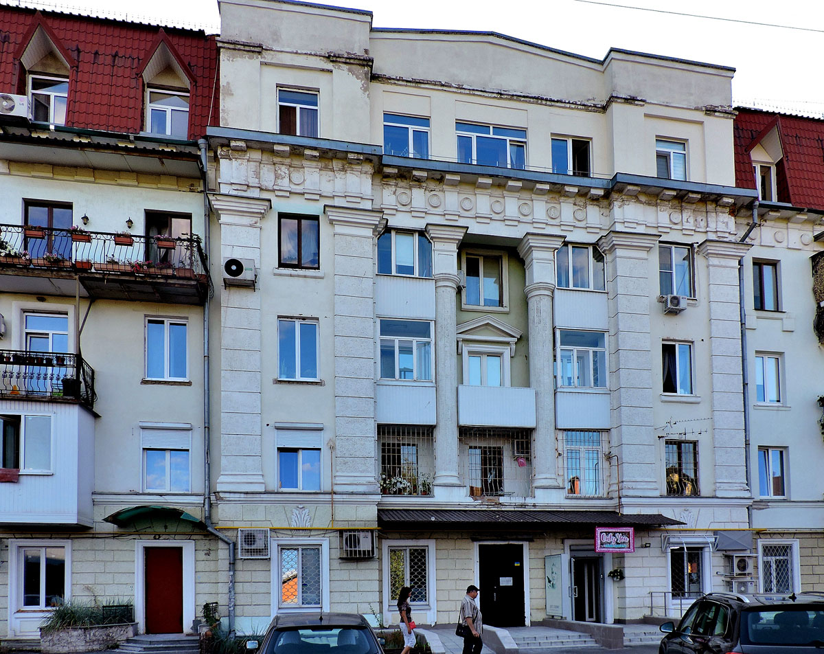 Харьков, Коломенская улица, 15 Харьков, Коломенская улица, 15