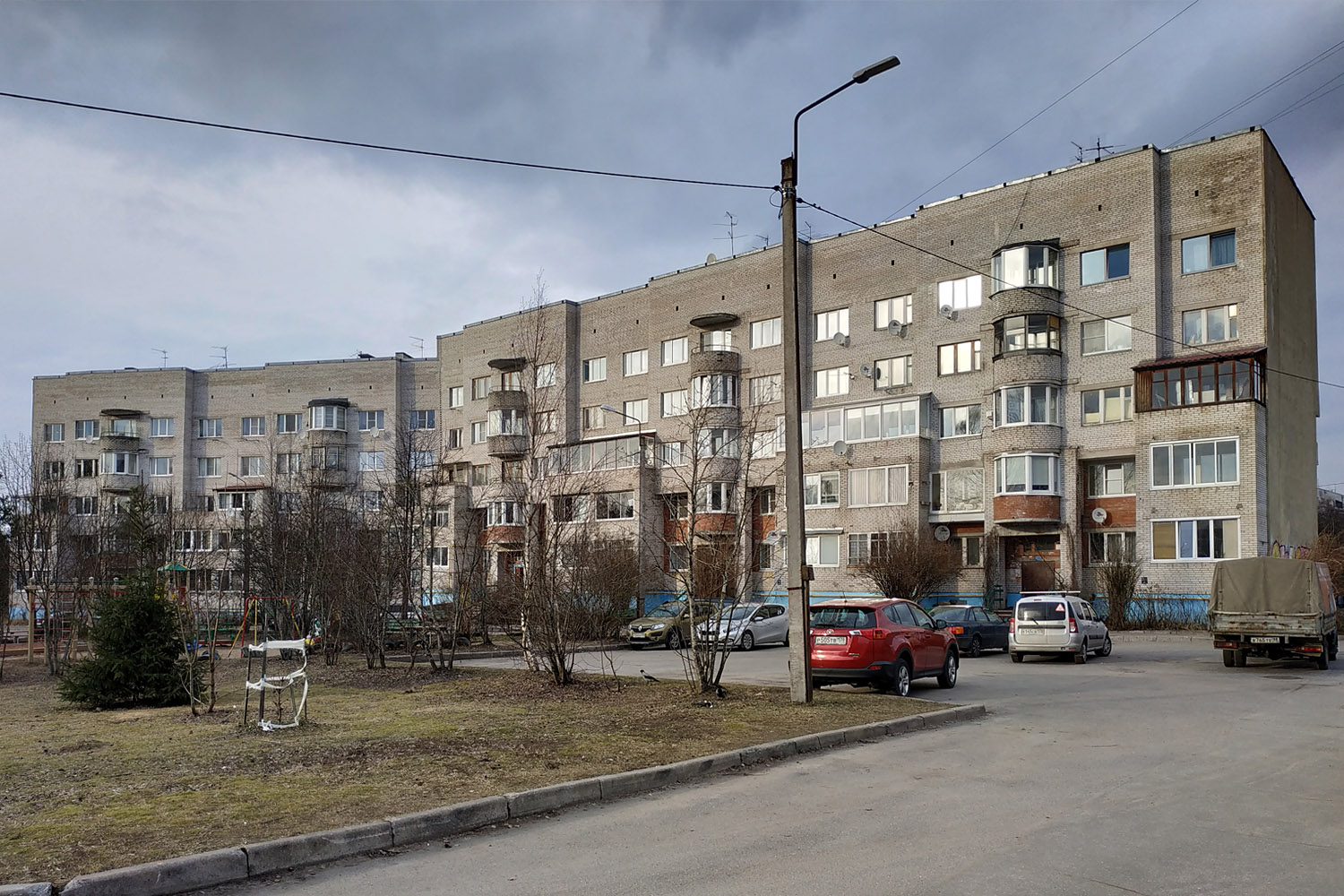 Кузьмоловский, Заозёрная улица, 11