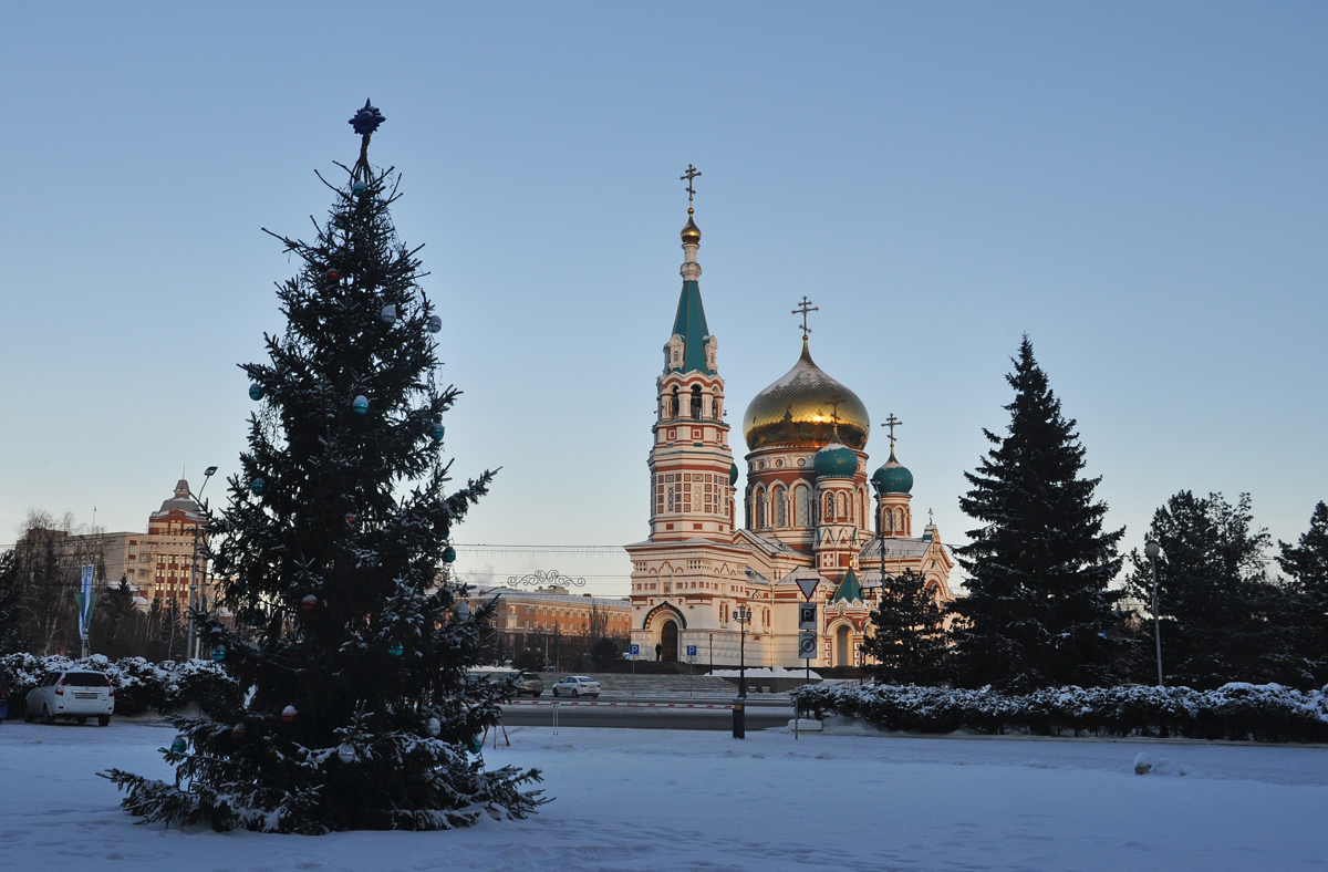 Омск, Тарская улица, 7 / Интернациональная улица, 12