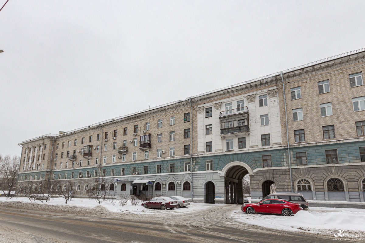 Казань, Улица Восстания, 56 / Улица Восход, 18