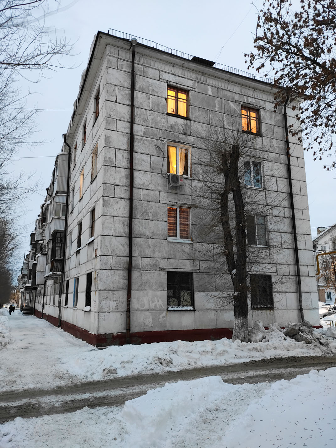 Новокуйбышевск, Коммунистическая улица, 49