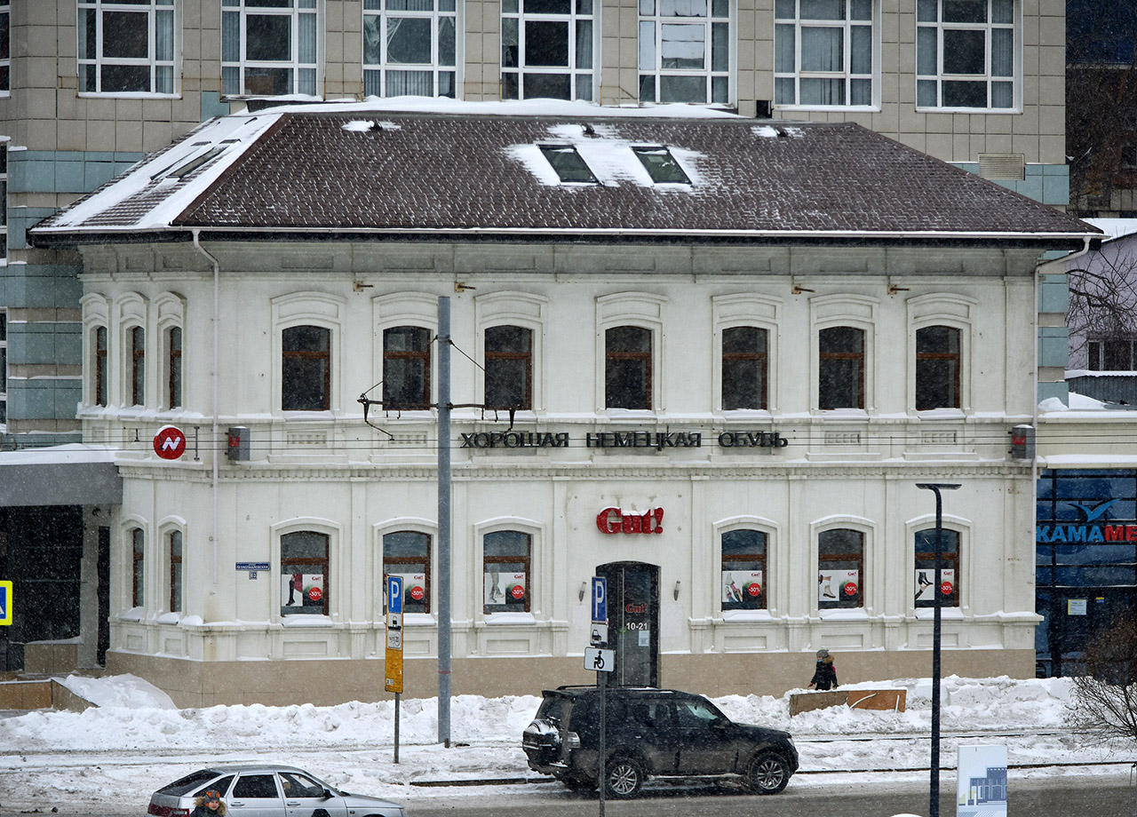 Perm, Петропавловская улица, 63 / Осинская улица, 16