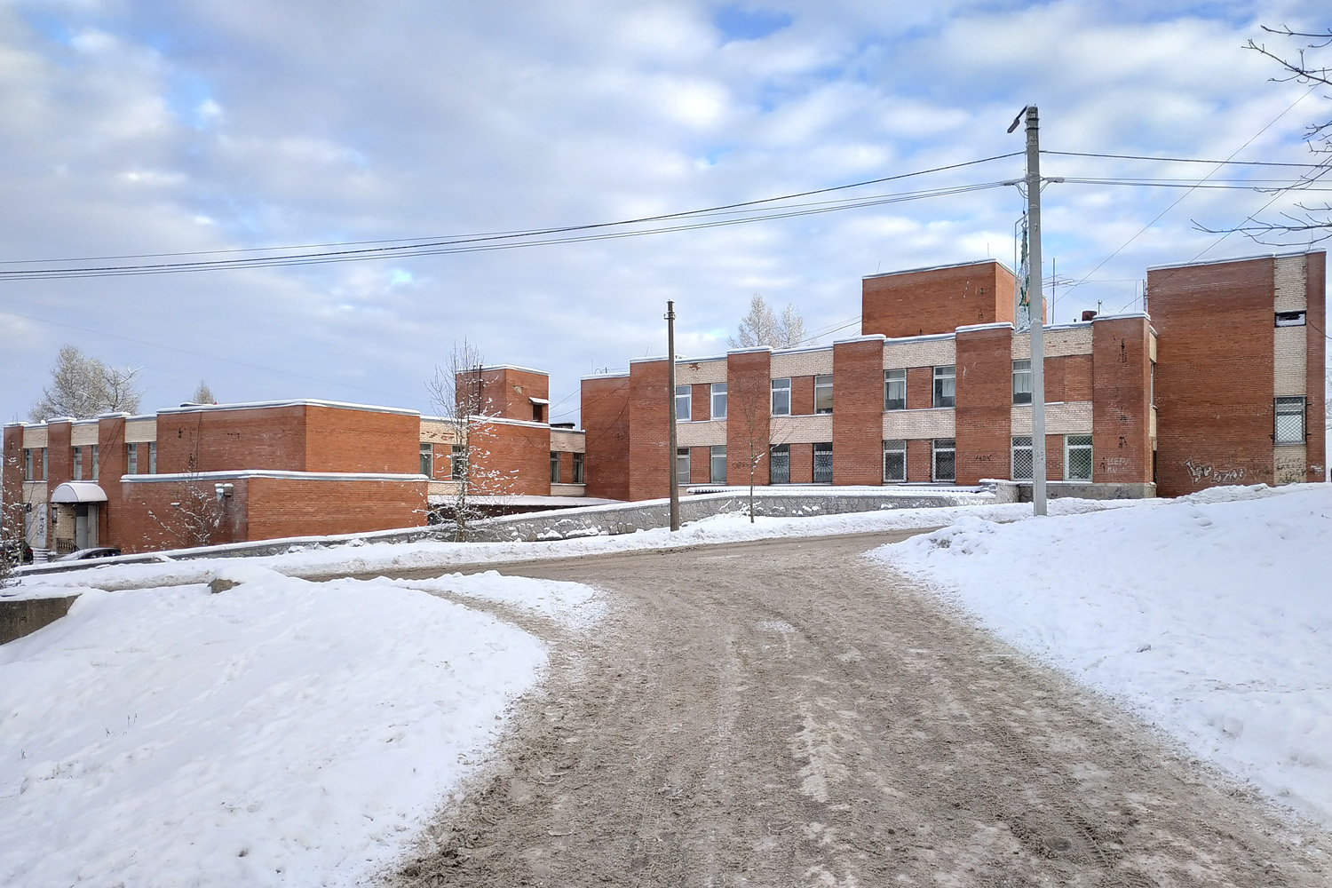 Первомайское, Улица Ленина, 24; Улица Ленина, 24*