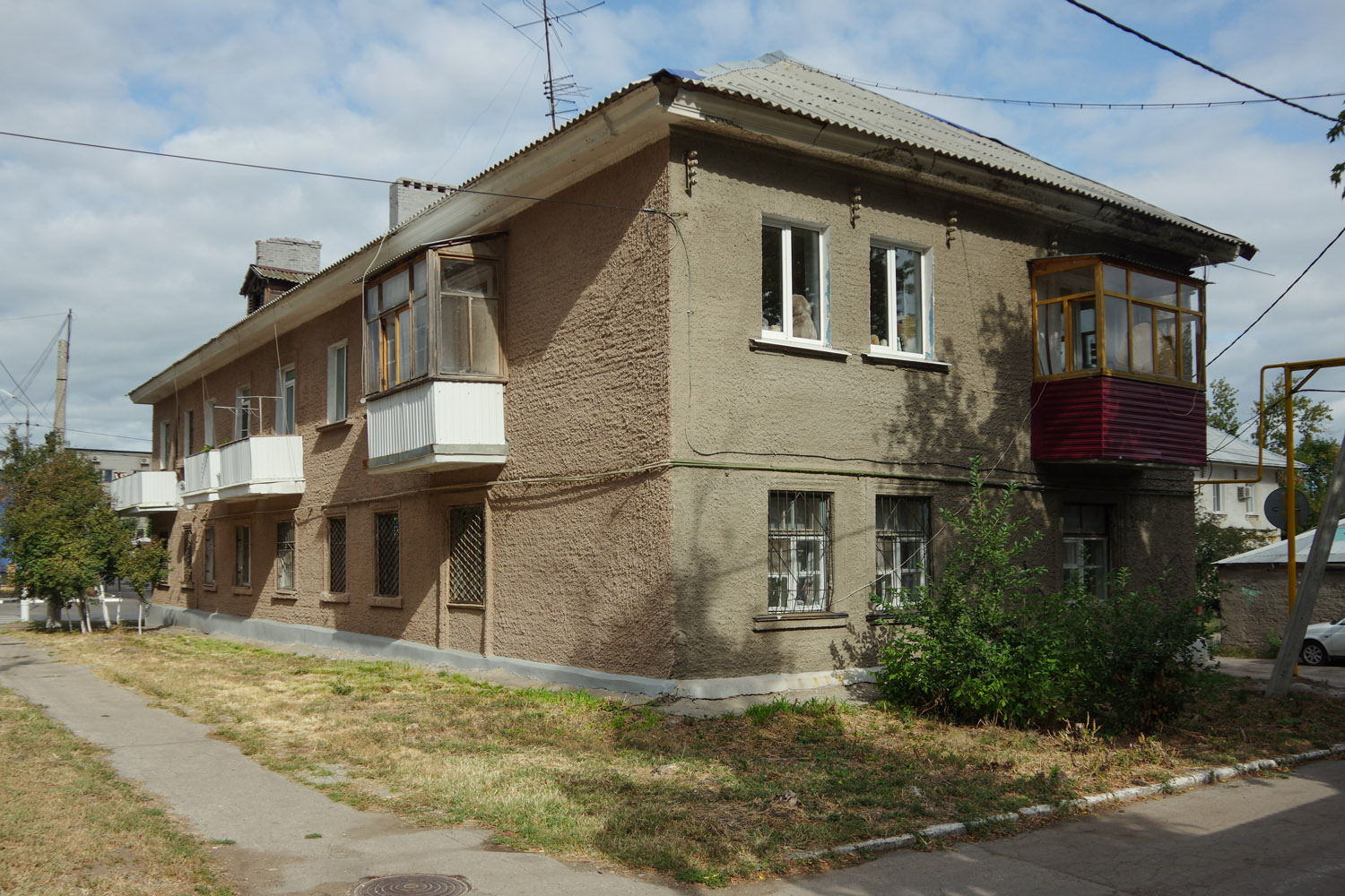 Новокуйбышевск, Улица Кутузова, 1 / Улица Суворова, 35