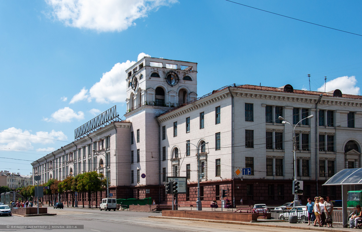 Минск, Красная улица, 23 / Улица Веры Хоружей, 1