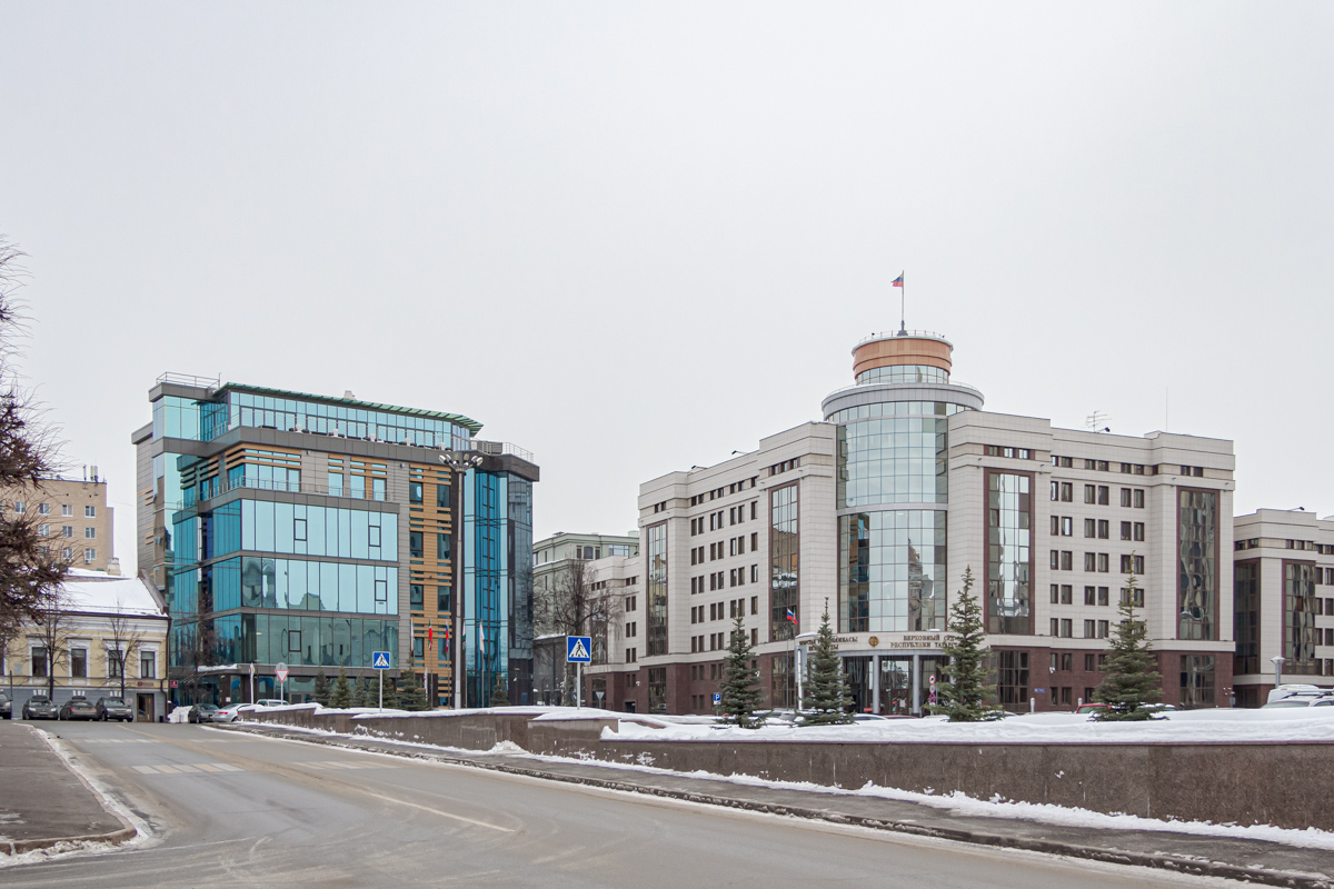 Казань, Улица Пушкина, 76 / Бассейная улица, 3; Улица Пушкина, 72 / Бассейная улица, 2