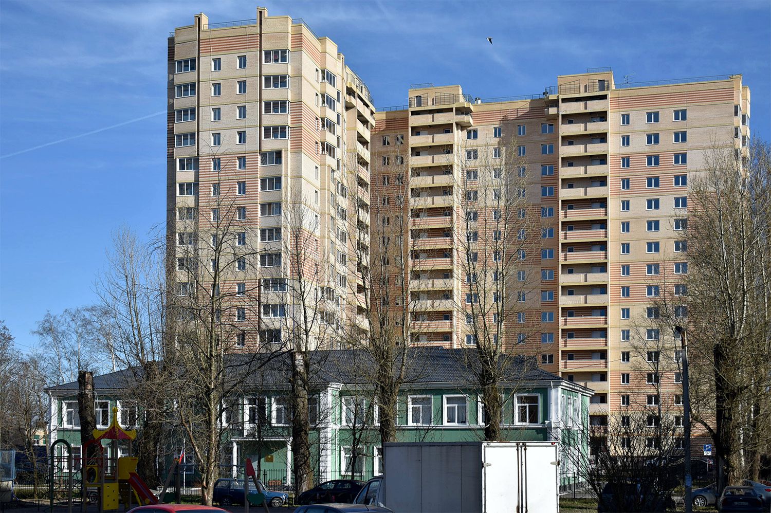 Шлиссельбург, Пролетарская улица, 38; Улица Кирова, 10