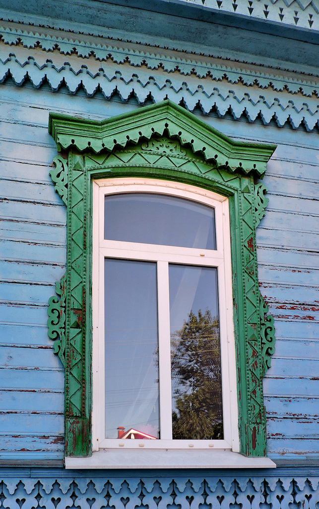 Полтава, Монастырская улица, 28. Резные наличники