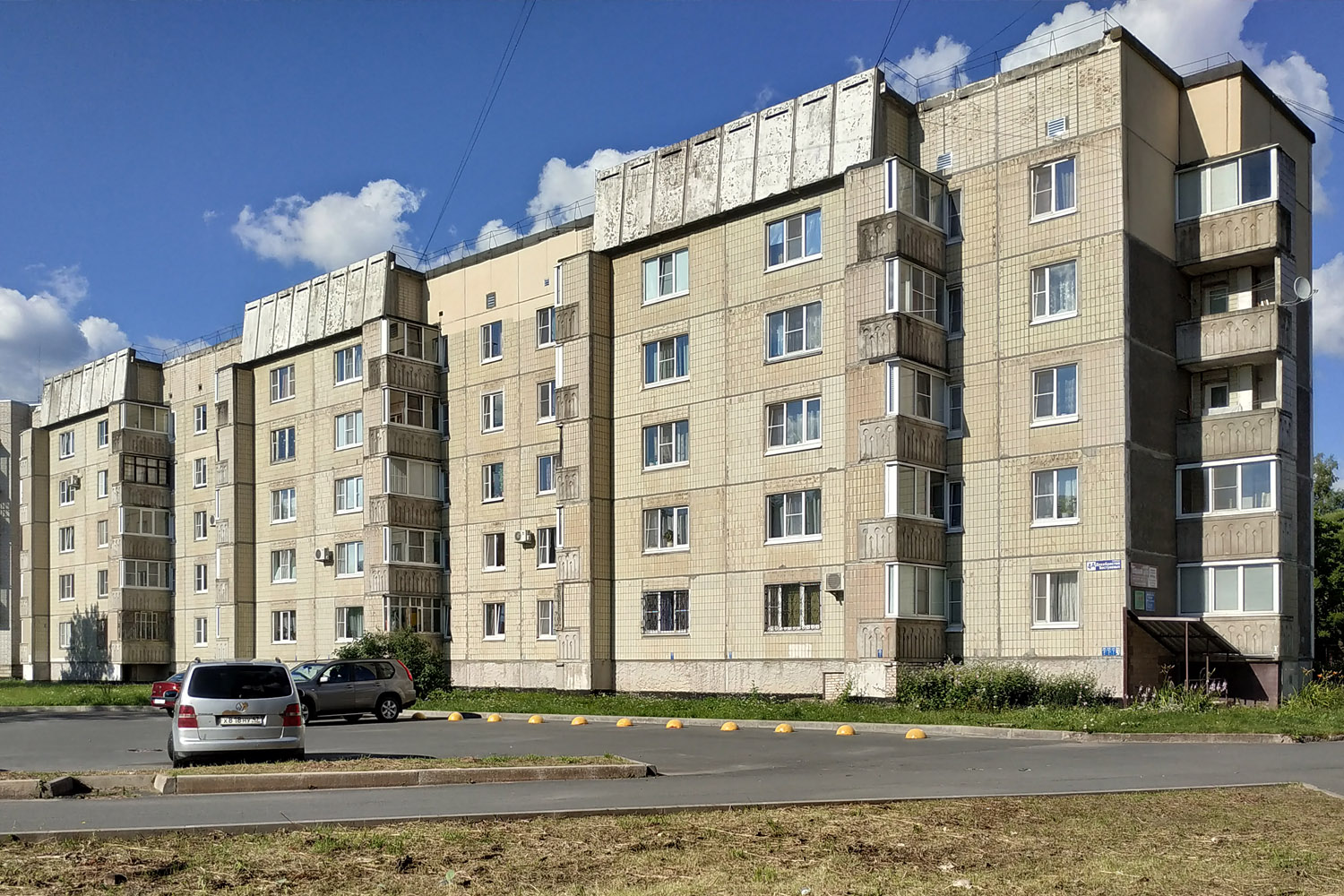 Кириши, Улица Декабристов Бестужевых, 4А (подъезды 1-3)