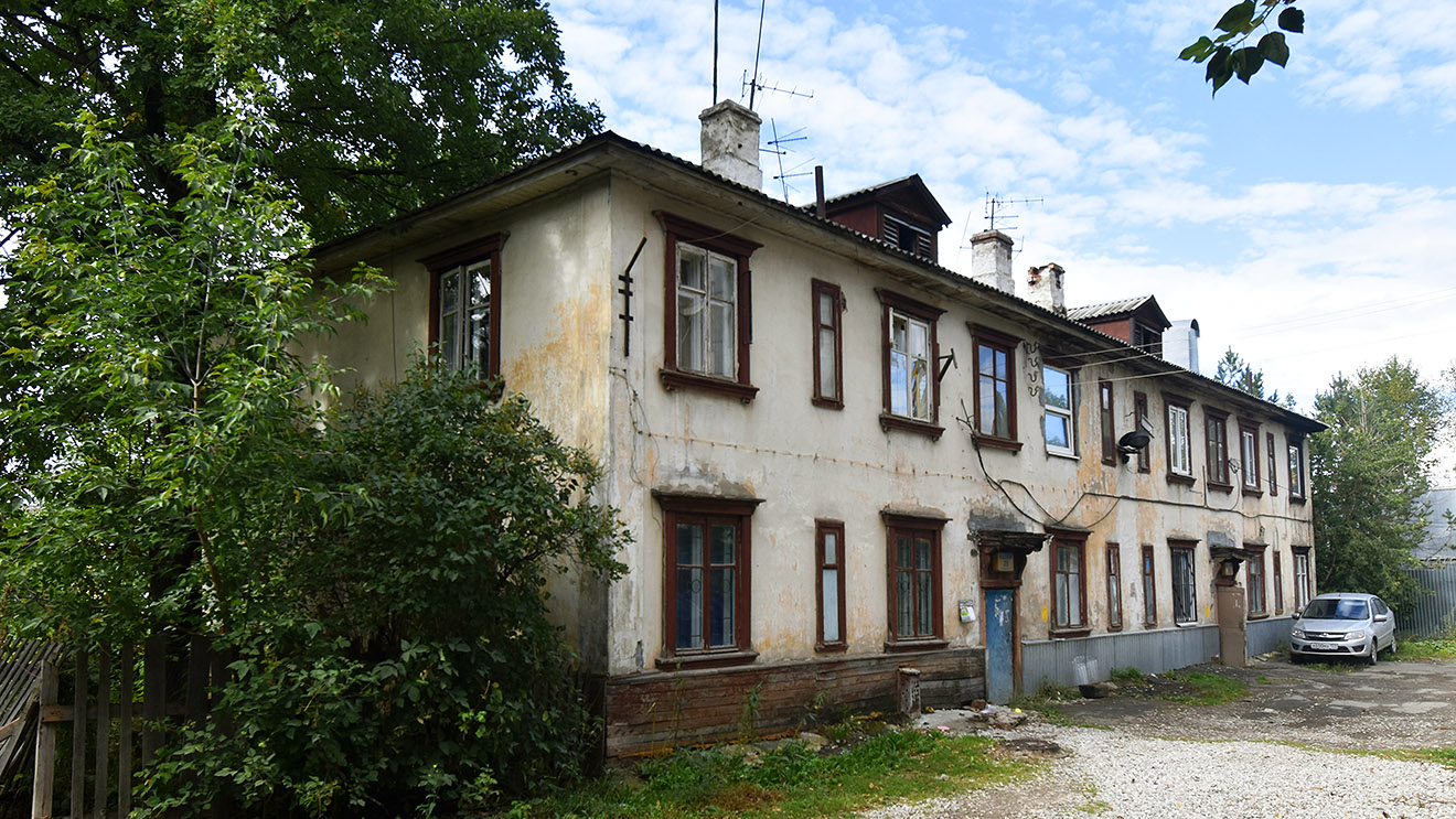 Perm, Улица Танкистов, 23